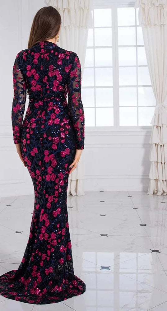 Robe de cocktail à fleurs pailletées à manches longues et col roulé