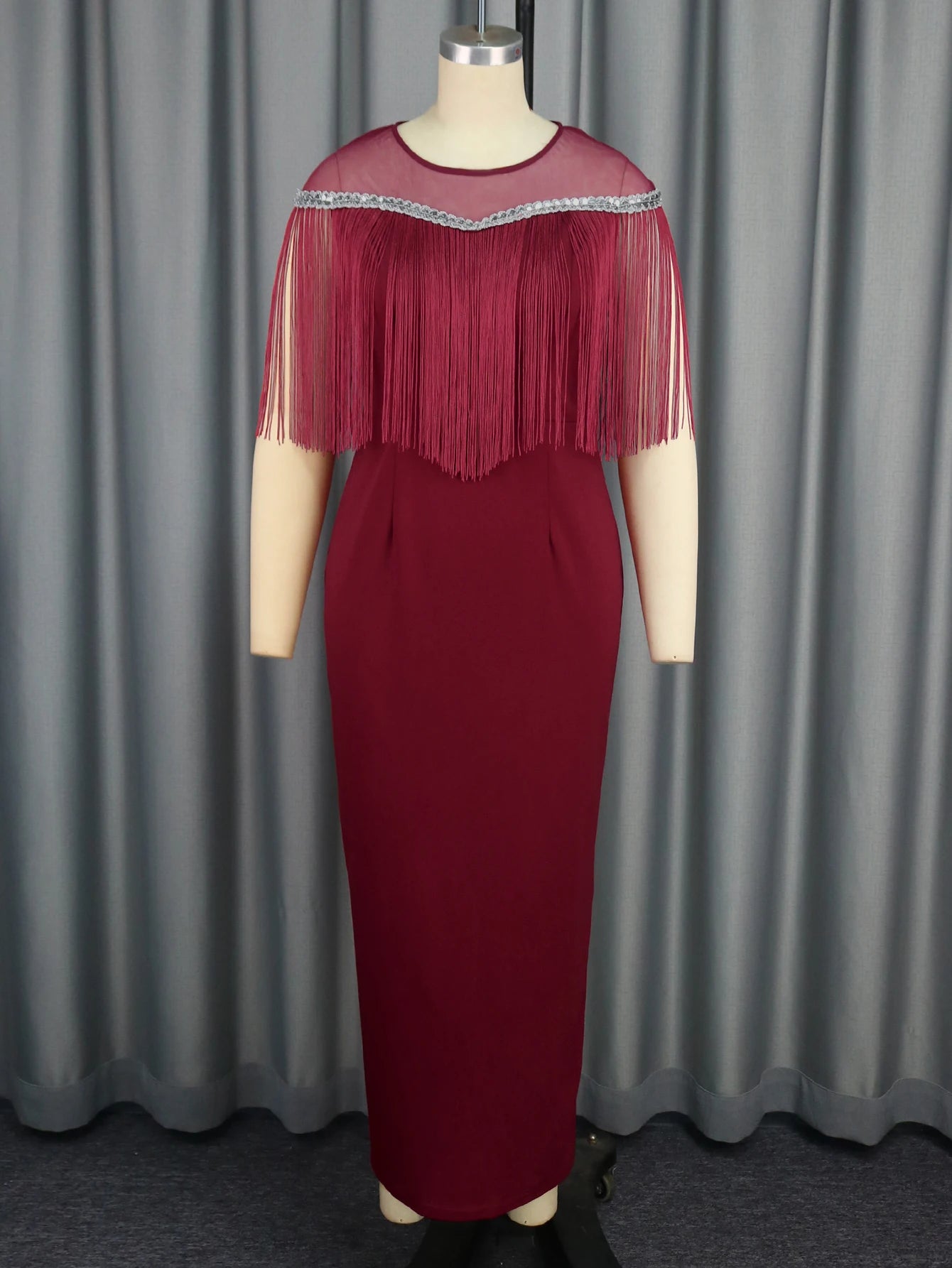 Élégante robe de soirée bordeaux pour femme